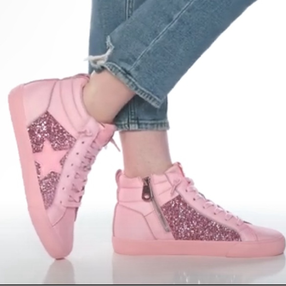 Sz 10 Vintage Havana Barbie “Alexis” pink glitter star sneakers-new in dust bag